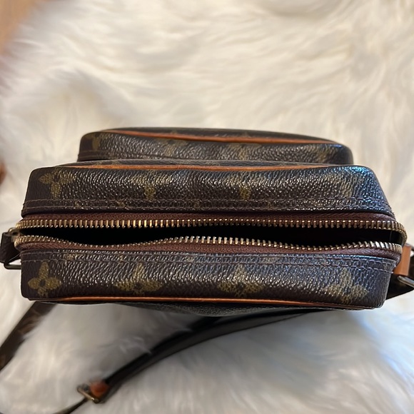 Louis Vuitton crossbody - Picture 5 of 8